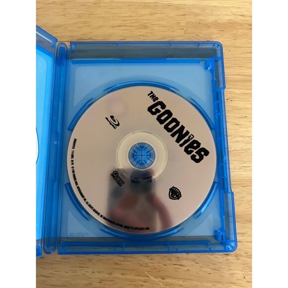 The Goonies Blu-Ray Adventure Film 1985 Josh Brolin Sean Astin Pre-Owned - Picture 2 of 4